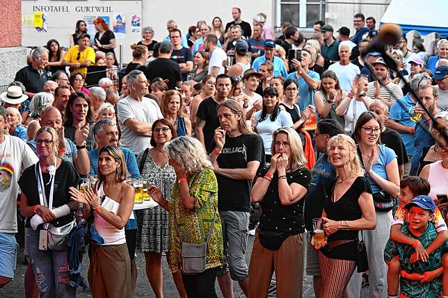 Bild 23: Sommer, Musik, gute Laune: So feierte Gurtweil das Gurtwiil Open Air 2025 - Das sind die besten Bilder