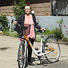 Simone Schulz ist in Singen am liebsten mit dem Fahrrad unterwegs.