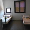 Ein Blick in ein Zimmer der Flüchtlingsunterkunft in Jestetten. Die sechs Gemeinschaftsunterkünfte des Landkreises Waldshut sind zu 94 ...