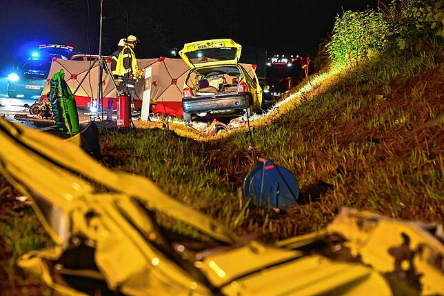 Die Rettungskräfte haben alles versucht, um das Leben der Frau zu retten. Sie konnten letztlich nichts mehr für sie tun. Die Frau ...