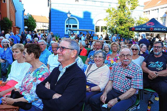 Bild 21: Stadtmusik Löffingen begeistert beim Open-Air-Konzert: Löffinger Städtle ein Klang- und Farbenmeer