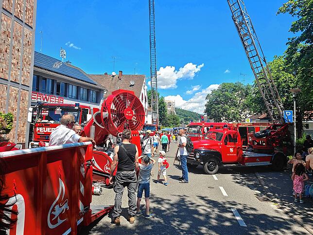 Bild 6: Tolle Stimmung und buntes Programm: Kreisfeuerwehrtag in Gottmadingen bietet Können und Spektakel