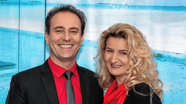 Alexander und Alexandra Growe führen den Familienbetrieb Growe Reisen in Gottmadingen. Im Interview erzählen sie von schwierigen Zeiten ...
