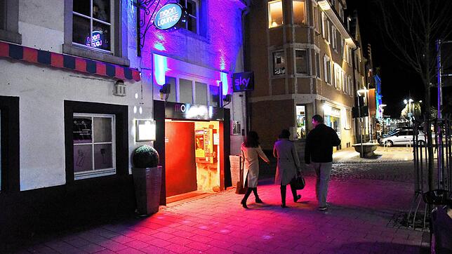 Zwei Gaststätten in der Färberstraße sehen sich Vorwürfen von Anliegern ausgesetzt. Macht sich hier Clan-Kriminalität breit? Das wollen ...