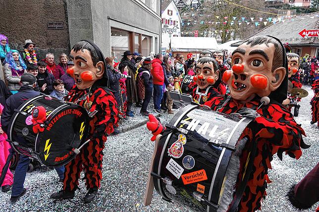 Bild 8: Grenzüberschreitender Umzug in Laufenburg &ndash; das sind die Bilder