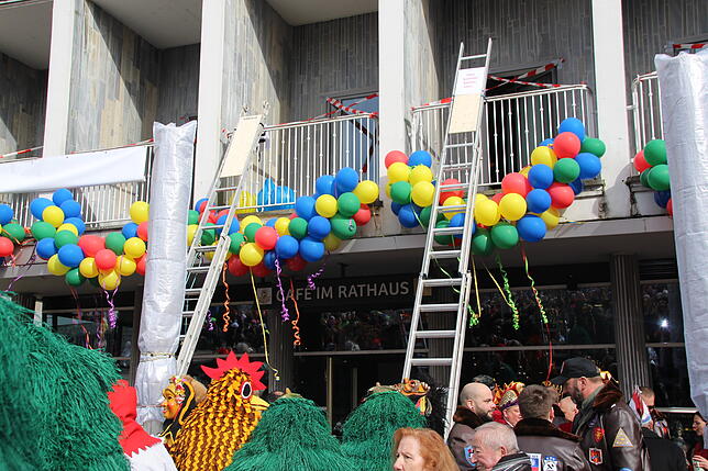 Bild 29: Alle Macht den Narren: Alle Bilder vom Rathaussturm in Friedrichshafen (1)
