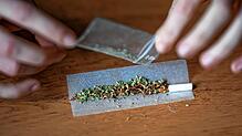 Solange der Umgang mit Cannabis nicht legal ist, wird die Polizei in Rheinfelden Verstöße gegen das Betäubungsmittelgesetz weiter ...
