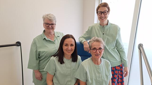 Freuen sich auf die Neueröffnung der podologischen Praxis: Alexandra Roth (links), Ekaterina Reichel, Andrea Utz und Thekla Martin.
