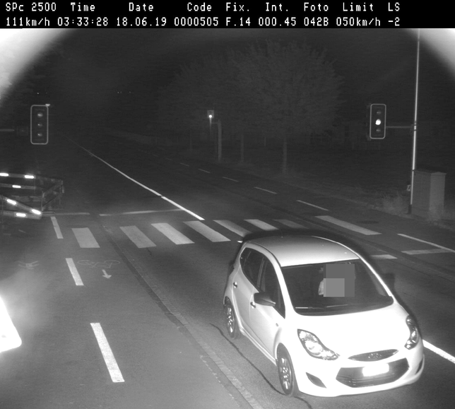 Das Blitzer-Foto aus Kreuzlingen: Der 54-Jährige (hier verpixelt) ist in dem Wagen zu sehen, der fünf Mal von der festinstallierten ...