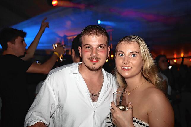 Bild 30: So war die Stimmung beim Aach-Linzer Weinfest