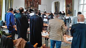 Der Fürstensaal der Kemptener Residenz: Wo sonst Feierlichkeiten und klassische Konzerte stattfinden, startete am 12. Oktober 2021 ein ...