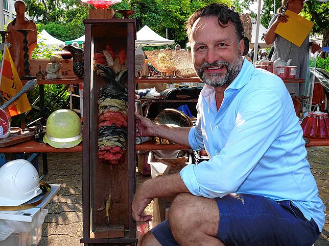 Marcus Frey aus der Niederburg weiß gar nicht so genau, was er hier zeigt. 15 Jahre lang stand es bei ihm zuhause. Jetzt muss es endlich ...
