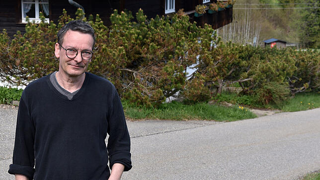 Tobias Büscher ist Kölner Journalist und Buchautor. Er kandidiert in Todtmoos für das Amt des Bürgermeisters.
