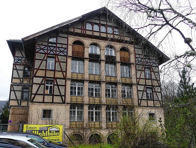 Die Südseite soll filigrane Balkonanbauten mit Feuertreppen bekommen.