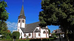 Was geschieht in Zukunft mit dem Biesinger Kirchengebäude? Der stellvertretende Ortsvorsteher Armin Wehre hofft auf Impulse durch einen ...