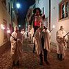 Urig: Die Hüüler beim Trauerzug durch die Altstadt. Das Ziel ist der Rathausplatz, wo der Böög verbrannt wird. Die Fasnacht 2024 ist ...
