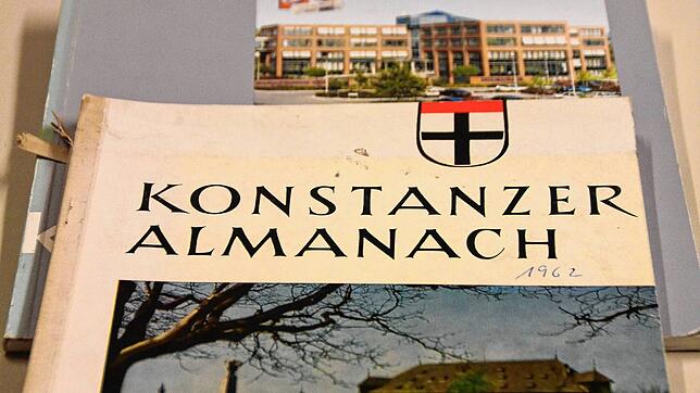 Der Konstanzer Almanach ist Geschichte. Im Vordergrund eine Ausgabe des Jahresbuchs von 1962.