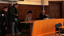 Der 19-Jährige mit seinem Pflichtverteidiger Rüdiger Mack (rechts) im Landgericht Rottweil.