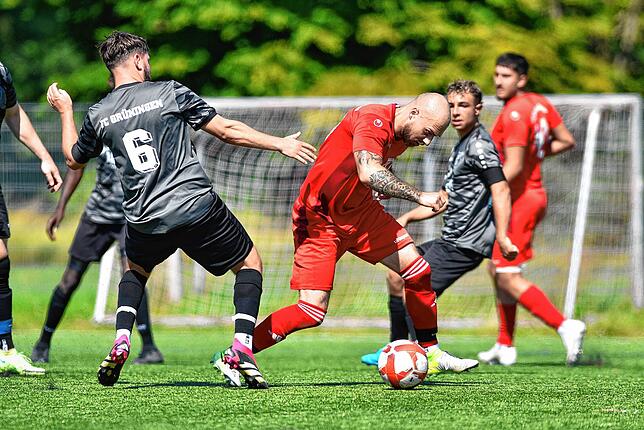 Bild 1: Die besten Bilder vom Torspektakel zwischen dem SSC Donaueschingen und dem FC Grüningen