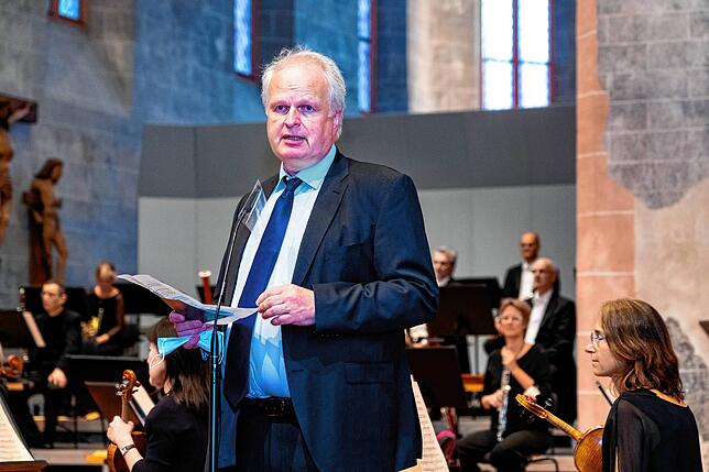 Meisterkonzert im Franziskaner Konzerhaus om Oktober 2020. Kulturamtsleiter Andreas Dobmeier begrüßt die Gäste.