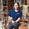 Sophioe Muffler lernt den Beruf der Seilerin. Ein eher selten gewordener Beruf. Hier hat sie einen Stopperknoten gemacht.