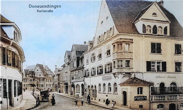 Die historische Postkarte zeigt die Karlstraße unmittelbar nach dem Stadtbrand im Jahr 1911. Rechts zu sehen ist das Restaurant ...