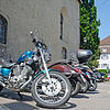 Bei der Kapuzinerkirche gibt es unmittelbar vor der Innenstadt ein Angebot für Motorradfahrer, die aus Westen anfahren und ihre Maschine ...