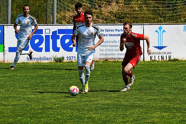 Bild 10: VfR Bad Bellingen besiegt SV 08 Laufenburg II &ndash; und wir haben Bilder!