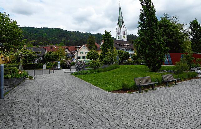 Sipplingen 2019: Mittlerweile ist der Landungsplatz umgestaltet worden. Nichts erinnert mehr an das Hochwasser von 1999.