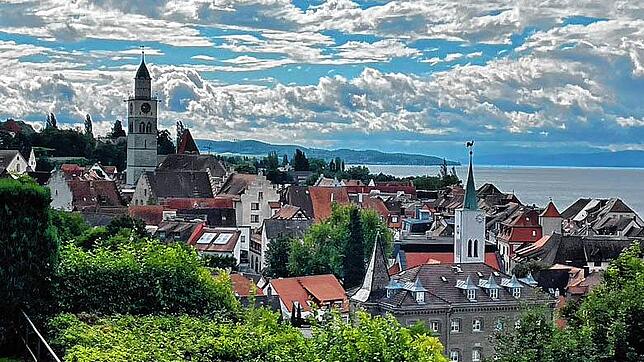 Blick über die Fischerhäuservorstadt in Überlingen vom Gallerturm aus: Die Bürgerinitiative Fischerhäuservorstadt will bis 1. März ihre ...