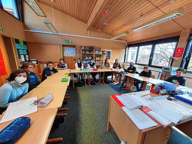 Die sechste Klasse der Rudolf-Graber-Schule Bad Säckingen hat eine sehr differenzierte Meinung zur Aufhebung der Maskenpflicht – ...