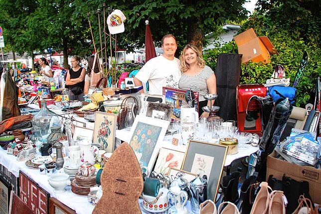 Bild 30: Run auf den großen Flohmarkt mit mehr als 1000 Ständen in Konstanz