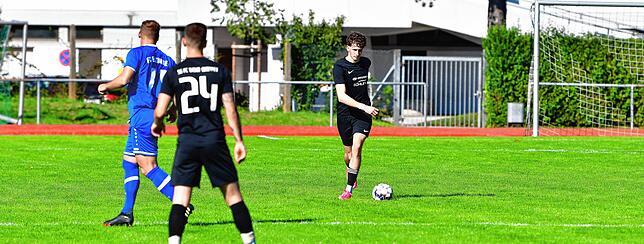 Bild 3: SG FC Wehr/Brennet deklassiert FC Erzingen mit 8:1 &ndash; und wir haben Bilder!