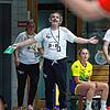 Allensbachs Trainer Martin Gerstenecker, hier in der Partie gegen den TSV Haunstetten im Oktober, kann es nicht fassen: Sein Team ...