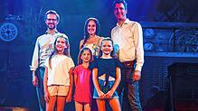 Alexander Dieterle, Vanessa Vario und Jochen Frank Schmidt (hinten, von links) mit den drei neuen Luellas (vorne, von links) Fabienne ...