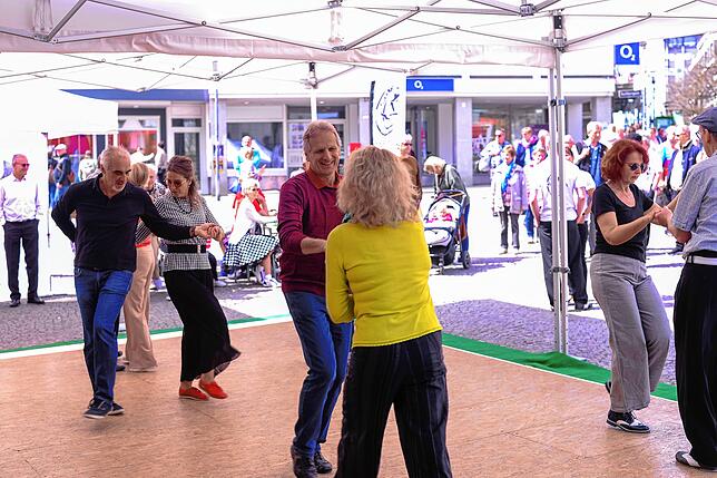 Bild 13: Gute Stimmung beim Verkaufsoffenen Sonntag