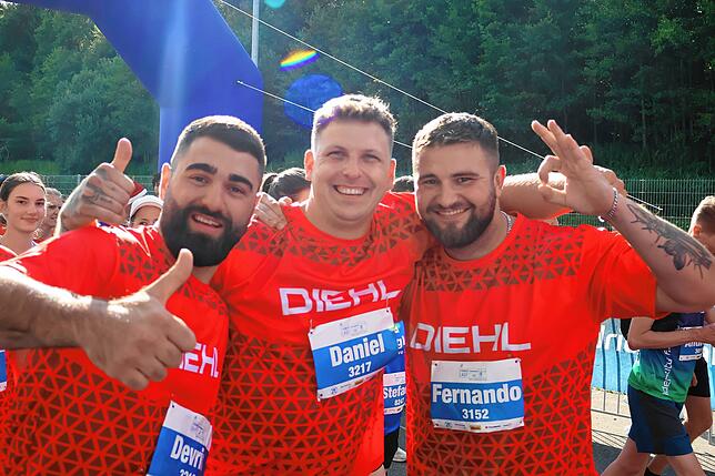 Bild 25: Mit Ausdauer und Kreativität- tausende Läufer messen sich beim ZF Firmenlauf
