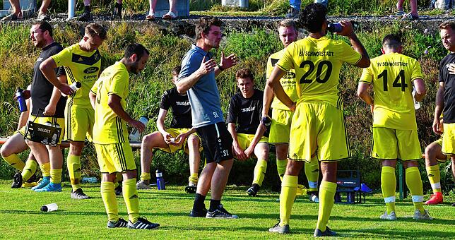 Vorzeitig Abschied: Trainer Stephan Leipert hat beim SV Schwörstadt – hier bei einem Spiel beim FC Dachsberg – sein Amt aus ...