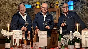 Laufnarrenvater Michael Zehnle (von links), Narrenrichter Jürgen Koterzyna und Kämmerer Martin Bosch sind zufrieden mit der ...