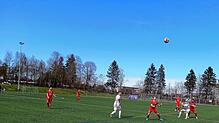 Das umkämpfte Stadtderby zwischen der DJK Villingen (grün-weißes Trikot) und dem VfB Villingen gewann Gastgeber DJK verdient mit 3:1.