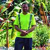 Stadtgärtner Jan Schmid freut sich über die schöne Bepflanzung im Stockacher Stadtgarten. Aber ihn ärgert, dass die viele Arbeit, die ...