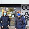 Ayleen Nebel und Elias Wenzler im Innenhof des Gymnasiums am Romäusring in Villingen: Die beiden Schüler der Kursstufe 2 sind froh, dass ...