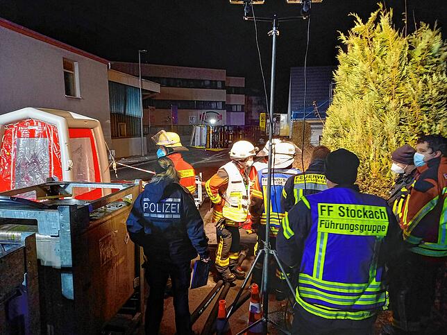 Bild 25: Gefahrgut-Unfall in Zizenhausen: Bilder vom kräftezehrenden Feuerwehreinsatz