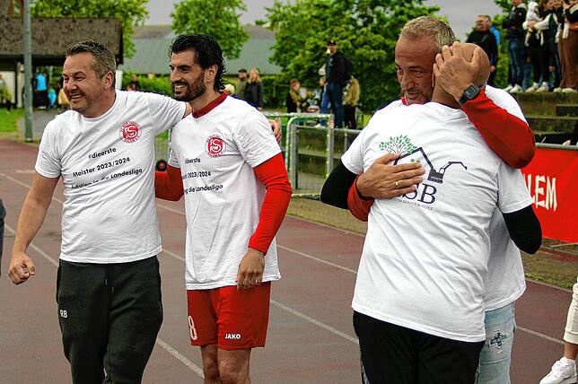 Bild 7: FC RW Salem feiert Aufstieg in die Landesliga – und wir haben die Bilder!