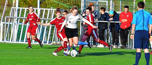 Bild 24: FC Hochrhein sichert ein 2:2 gegen ESV/PSV Freiburg &ndash; und wir haben Bilder!