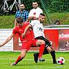 Kampf um den Ball: Der Rheinfelder Sascha Strazzeri (rechts) setzt sich bei der 3:4-Niederlage gegen den Kirchzartener Ilija Galic durch.