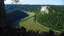 Blick von der Ruine Linzenberg auf das Versorgungsbiet des geplanten Masten am Lenzenfelsen.