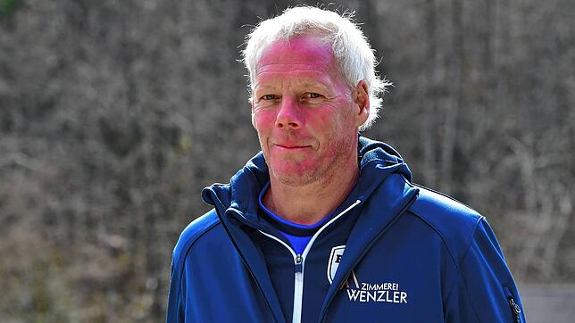 Spaß in der Kreisliga B-4: Roberto Wenzler (55) trainiert seit Juli die SG Bettmaringen/Mauchen. Bild: Matthias Scheibengruber