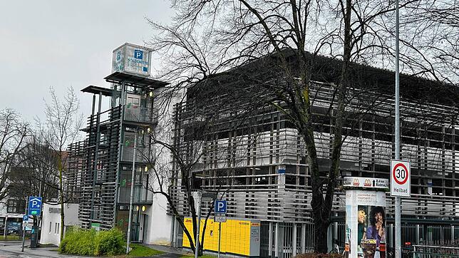 Parken soll in Überlingen ab Sommer teurer werden: Die Gebühren werden um 20 Prozent erhöht.