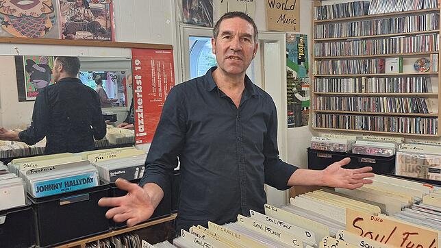 Platten sind sein Leben: Steffen Schmid.